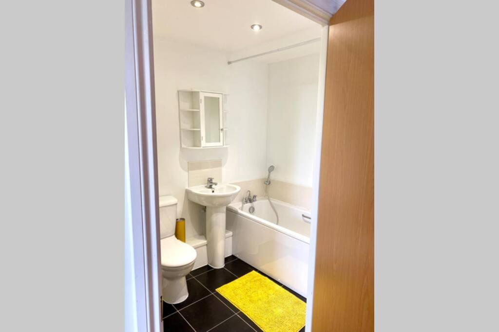 Smartrips Apartments - Lakeside/Thurrock West Thurrock Buitenkant foto